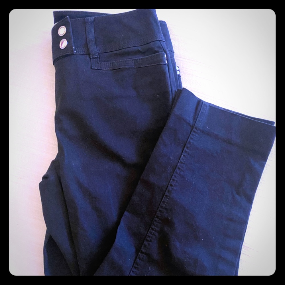WHBM black ‘ankle’ pant